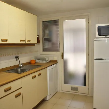 Apartment At116 Els Pins, Con Piscina En 1ra Linea De La Playa Torredembarra