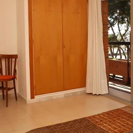 Apartment At116 Els Pins, Con Piscina En 1ra Linea De La Playa