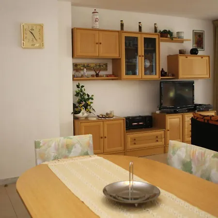 Apartment At116 Els Pins, Con Piscina En 1ra Linea De La Playa